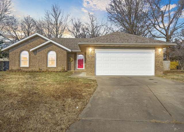 Property at 623 S Hayes Ct, Springfield, MO 65802, 3 beds, 2 baths