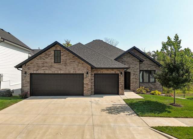 Property at 264 S Hickory Hills Blvd, Springfield, MO 65802, 4 beds, 3.5 baths