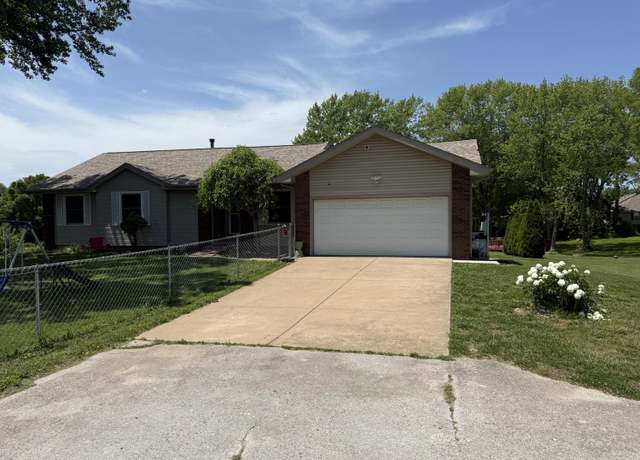 Property at 1820 E Hines St, Republic, MO 65738, 5 beds, 3 baths