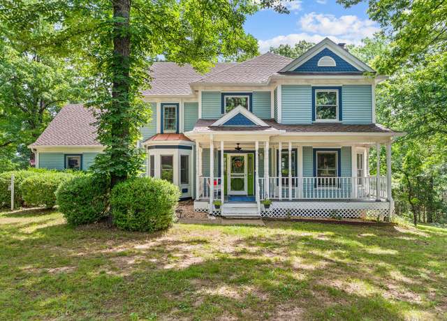Property at 114 Woodleigh Rd, Branson, MO 65616, 4 beds, 3.5 baths