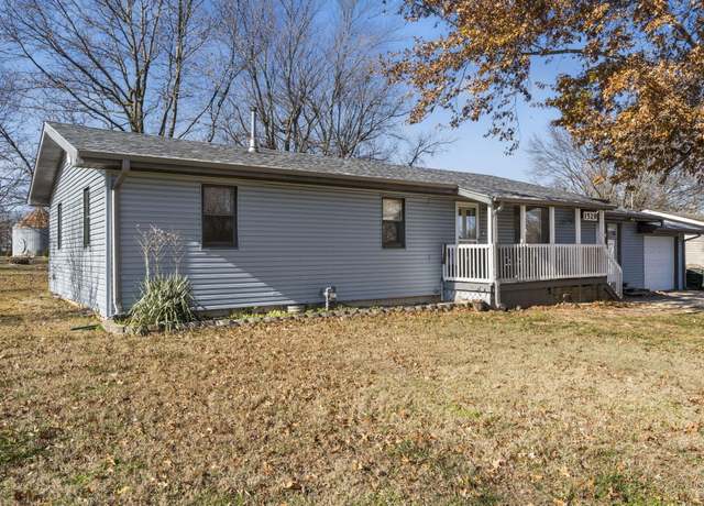 Property at 1529 S Jefferson Ave, Aurora, MO 65605, 4 beds, 1.5 baths