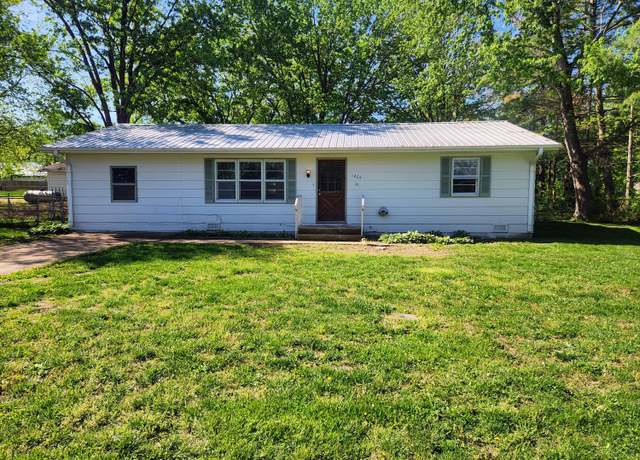 Property at 1204 Dewey St, Houston, MO 65483, 3 beds, 2 baths