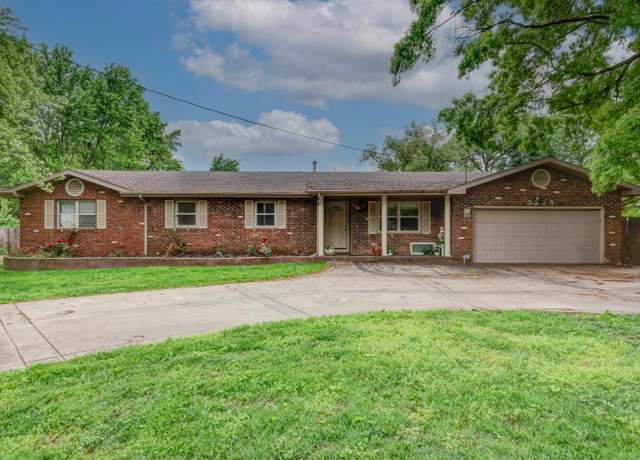 Property at 3225 W Silverleaf Ave, Springfield, MO 65807, 4 beds, 2 baths