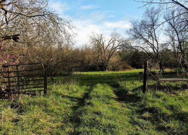 Property at 208 Candlewood Rd, Buffalo, MO 65622