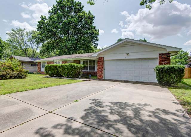 Property at 2453 S Mccann Ave, Springfield, MO 65804, 3 beds, 2 baths
