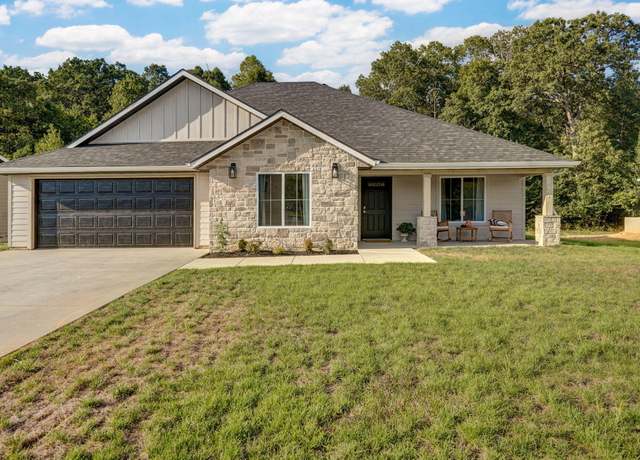 Property at 2405 Deatherage Ave, West Plains, MO 65775, 4 beds, 2 baths