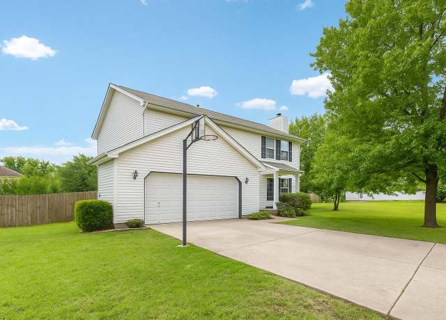 Property at 2964 W Knob Hill St, Springfield, MO 65810, 5 beds, 3 baths