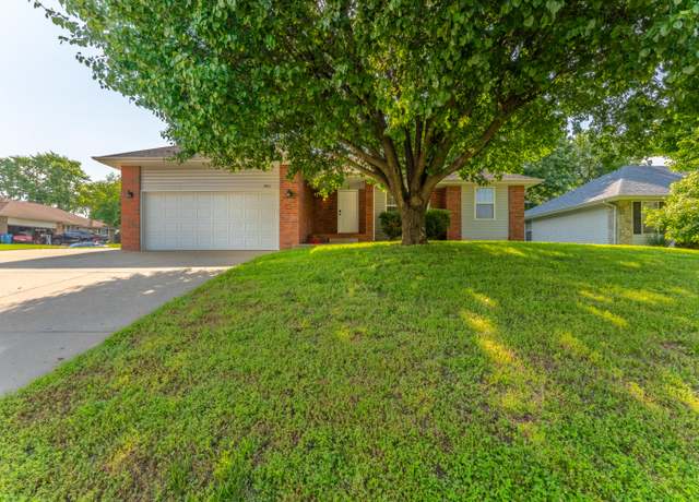 Property at 201 Shady Acres Cir, Nixa, MO 65714, 3 beds, 2 baths