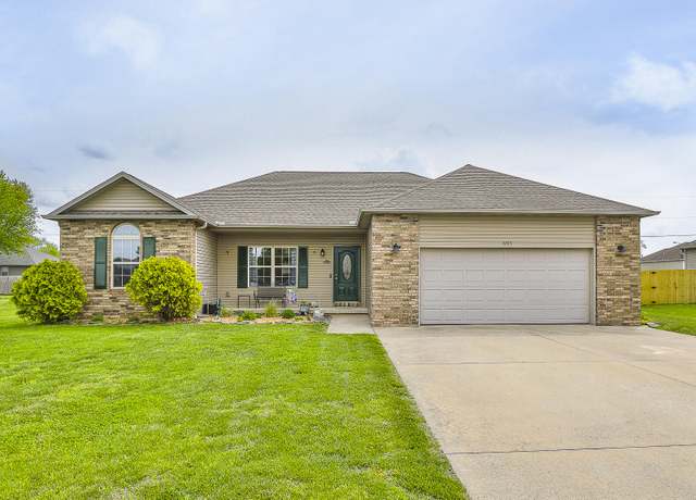 Property at 601 S Kiowa Ct, Strafford, MO 65757, 3 beds, 2 baths