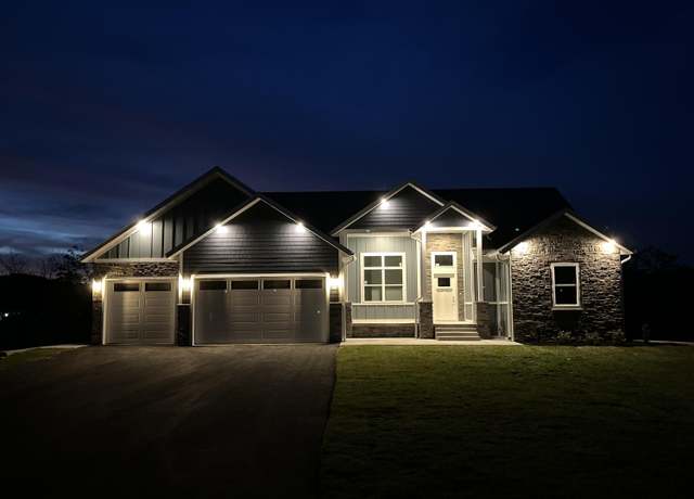 Property at 13 Wilderness Pines Ln, Reeds Spring, MO 65737, 4 beds, 3 baths