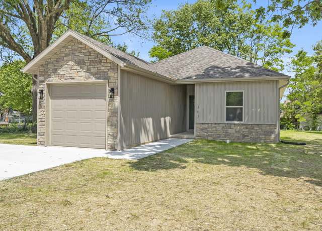 Property at 303 W Odell St, Marionville, MO 65705, 3 beds, 2 baths