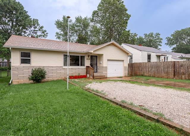 Property at 1439 E Mcgee St, Springfield, MO 65804, 3 beds, 1 bath
