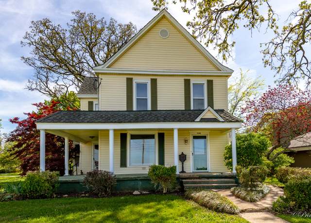 Property at 1048 Nichols Dr Dr, West Plains, MO 65775, 4 beds, 3 baths