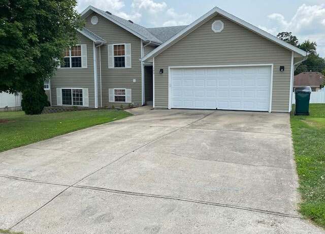 Property at 103 Penzance St, Monett, MO 65708, 4 beds, 3 baths