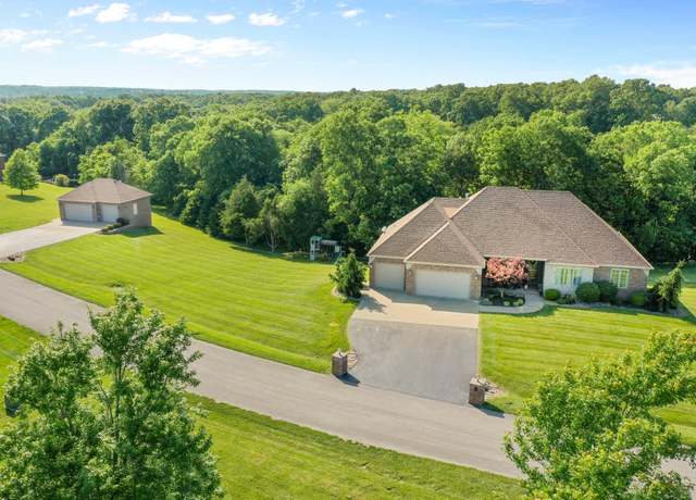 Property at 2061 River Wood Dr, Nixa, MO 65714, 5 beds, 3.5 baths