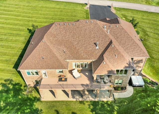 Property at 2061 River Wood Dr, Nixa, MO 65714, 5 beds, 3.5 baths