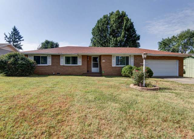 Property at 802 E Smith St, Springfield, MO 65803, 3 beds, 2.5 baths