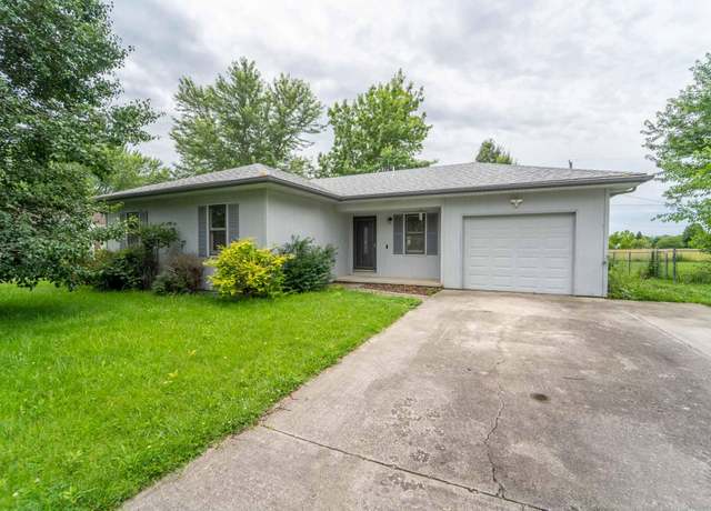 Property at 751 S Olive St, Marshfield, MO 65706, 3 beds, 1 bath