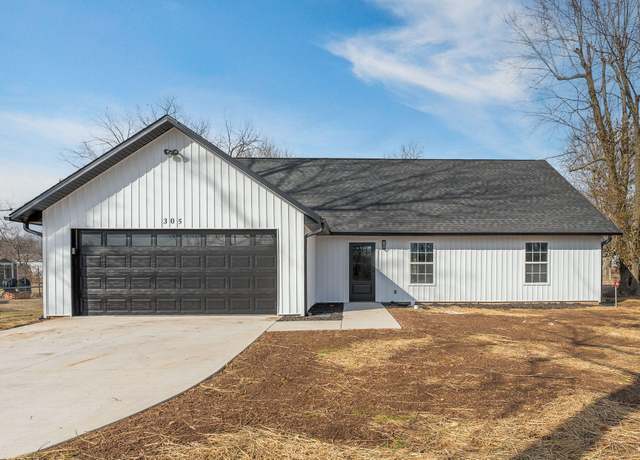 Property at 305 Crescent St, Aurora, MO 65605, 3 beds, 2 baths