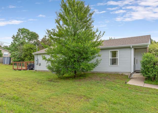 Property at 222 Plaza Dr, Branson, MO 65616, 3 beds, 2 baths