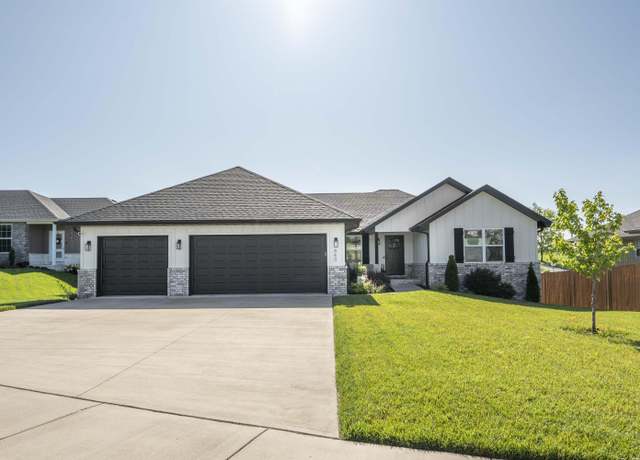 Property at 840 S Eastridge Ave, Nixa, MO 65714, 4 beds, 2 baths