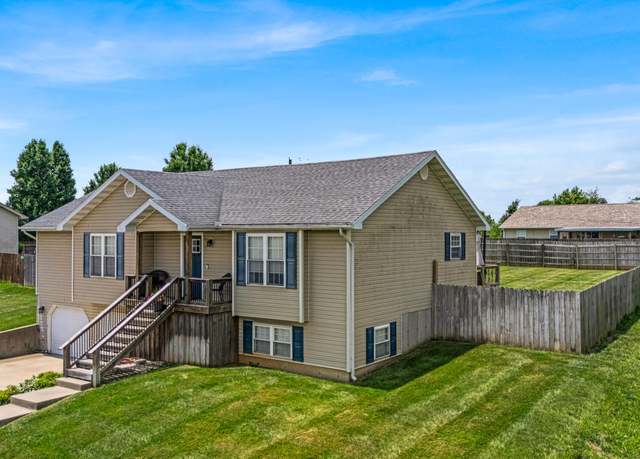 Property at 1611 Tiffany St, West Plains, MO 65775, 4 beds, 3 baths