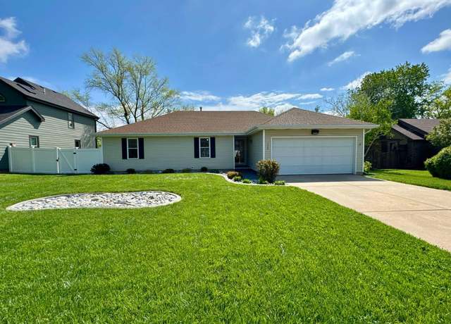 Property at 1568 N Pearson Dr, Springfield, MO 65802, 3 beds, 2 baths