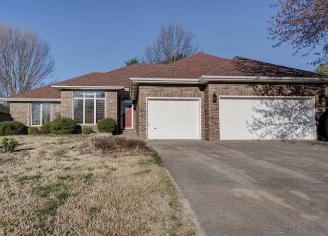 Property at 4625 S Quail Creek Ave, Springfield, MO 65810, 3 beds, 2.5 baths