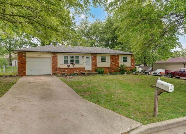 Property at 1609 E Kentwood St, Republic, MO 65738, 3 beds, 1 bath