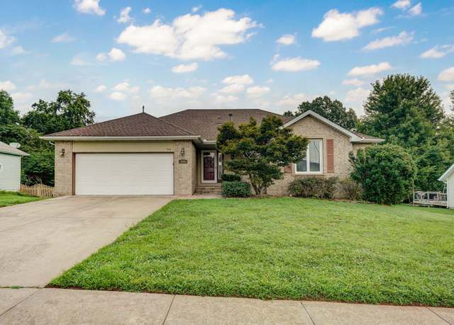 Property at 956 S Greentree Ave, Springfield, MO 65809, 4 beds, 3 baths