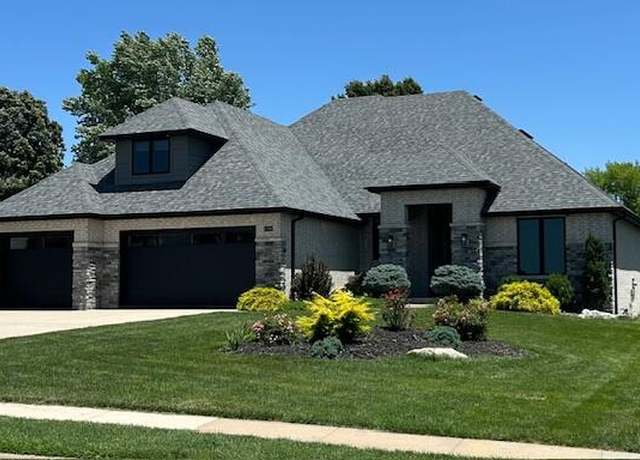 Property at 4748 Forest Trails Dr, Springfield, MO 65809, 4 beds, 3.5 baths