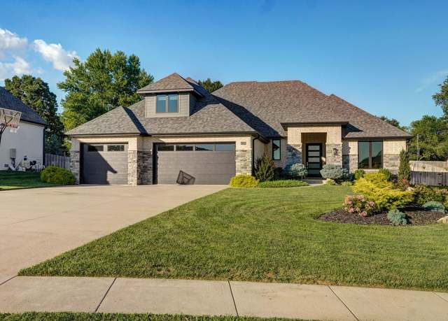 Property at 4748 Forest Trails Dr, Springfield, MO 65809, 4 beds, 3.5 baths