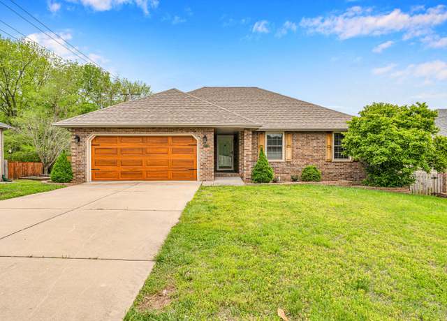 Property at 3742 W Village Ter, Springfield, MO 65810, 3 beds, 2 baths
