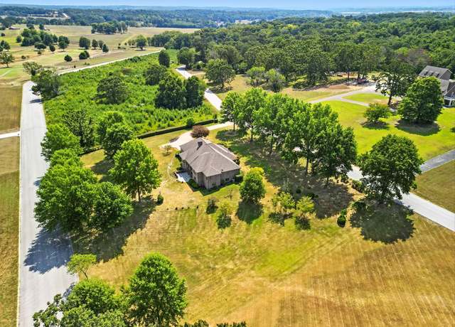 Property at 203 Rader Dr, West Plains, MO 65775, 6 beds, 3.5 baths