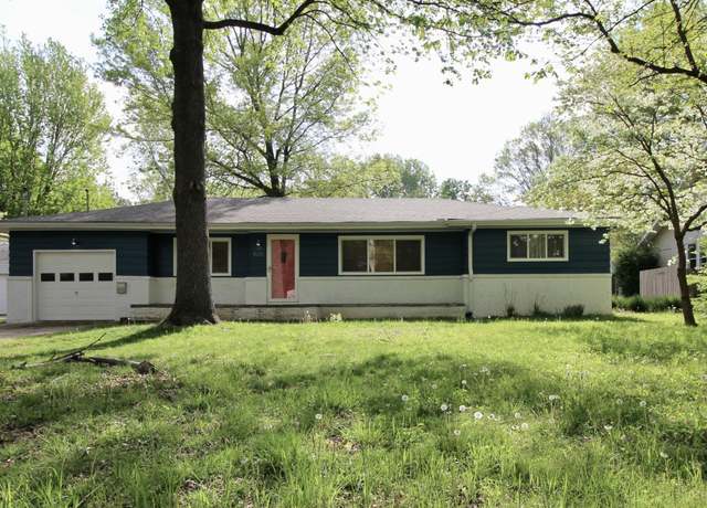 Property at 1626 S Jefferson Ave, Springfield, MO 65807, 3 beds, 2 baths