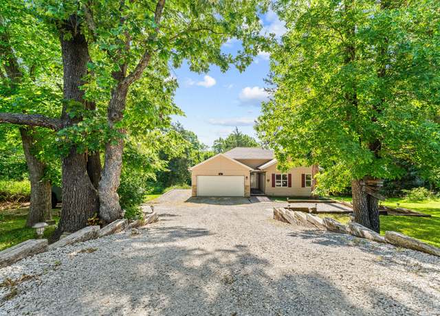 Property at 519 Iowa Colony Rd, Hollister, MO 65672, 3 beds, 2 baths