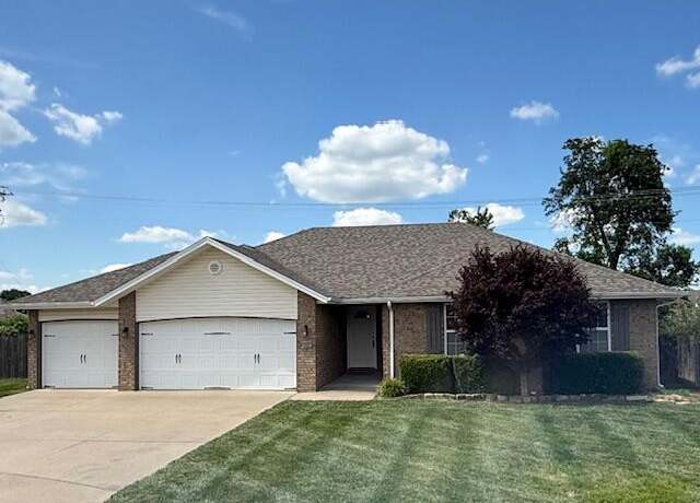 Property at 2113 E Milton St, Republic, MO 65738, 3 beds, 2 baths