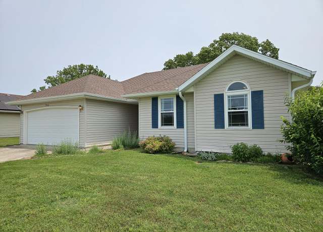 Property at 966 Cowan St, Aurora, MO 65605, 3 beds, 2 baths