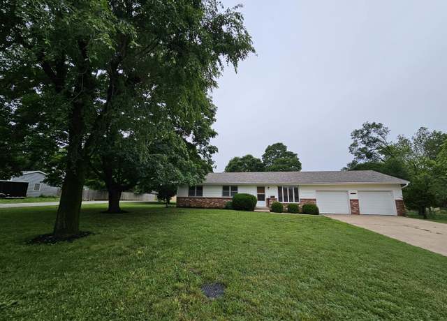 Property at 1313 S Madison Ave, Aurora, MO 65605, 3 beds, 2 baths
