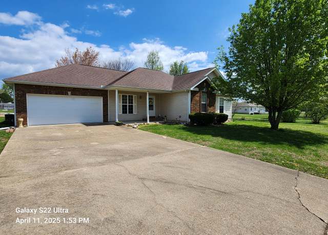 Property at 1916 Meadowbrook Dr, West Plains, MO 65775, 3 beds, 2.5 baths