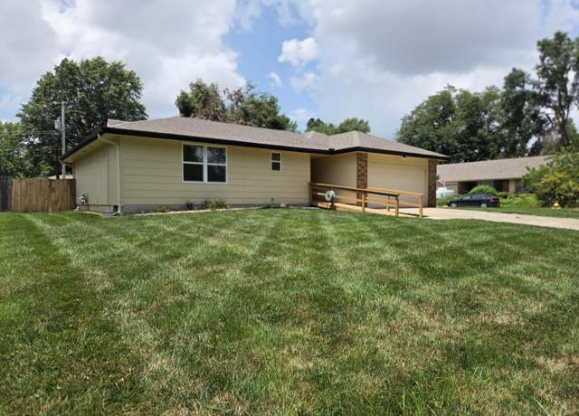 Property at 4535 S Crescent Ave, Springfield, MO 65804, 3 beds, 2 baths