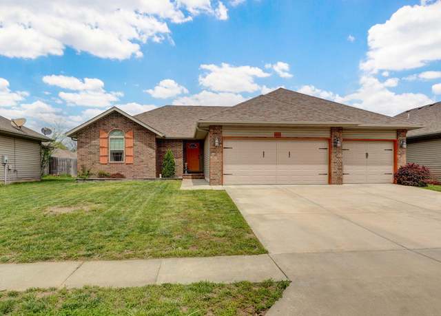 Property at 4565 W Greenridge St, Springfield, MO 65807, 4 beds, 2 baths