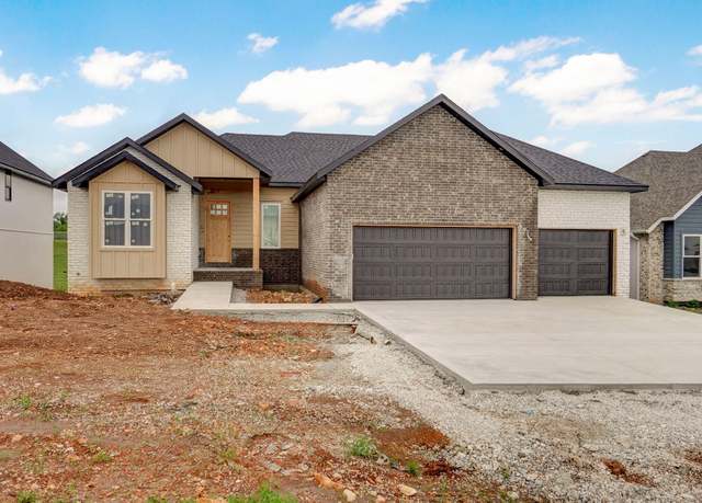 Property at 2925 W Edward St, Springfield, MO 65810, 5 beds, 3 baths