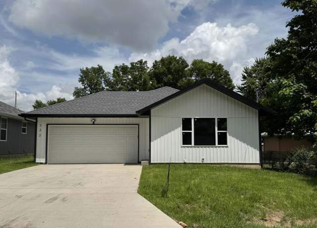 Property at 732 N Brown Ave, Springfield, MO 65802, 3 beds, 2 baths