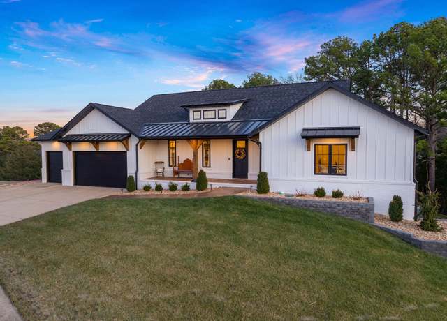 Property at 200 Nathan Dr, Hollister, MO 65672, 4 beds, 3.5 baths