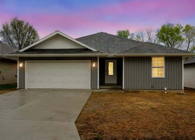 Property at 736 N Brown Ave, Springfield, MO 65802, 3 beds, 2 baths