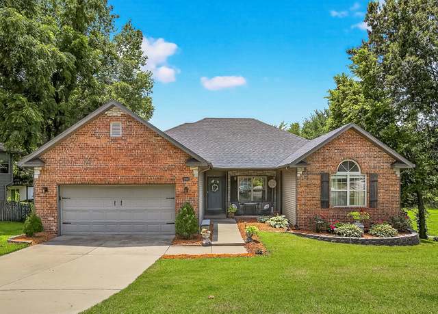 Property at 4050 W Page Pl, Springfield, MO 65802, 5 beds, 4 baths