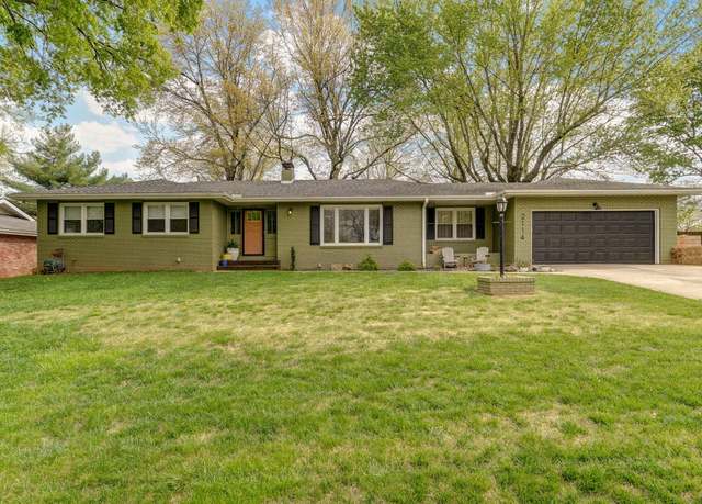Property at 2114 E Shady Glen Dr, Springfield, MO 65804, 4 beds, 2.5 baths