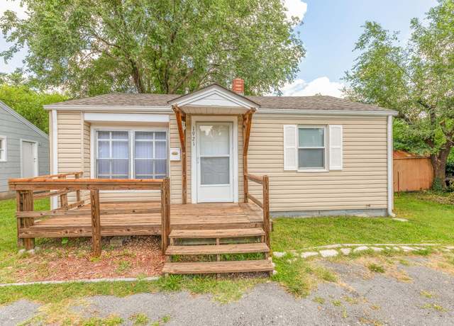 Property at 1921 W Atlantic St, Springfield, MO 65803, 2 beds, 1 bath