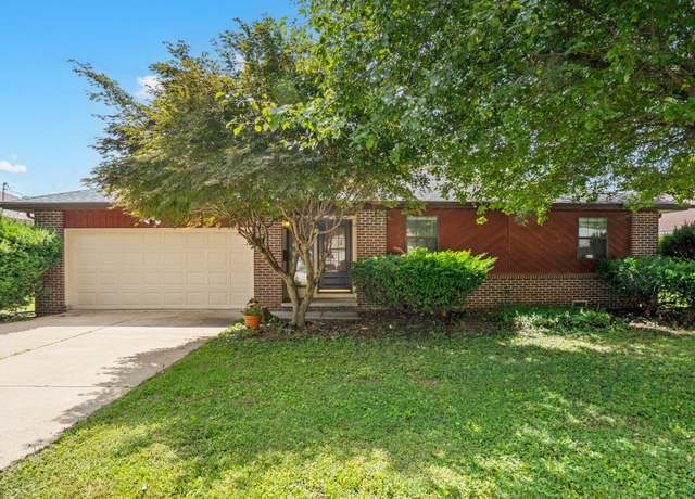 Property at 2118 S Butterfly Ave, Springfield, MO 65807, 3 beds, 2 baths